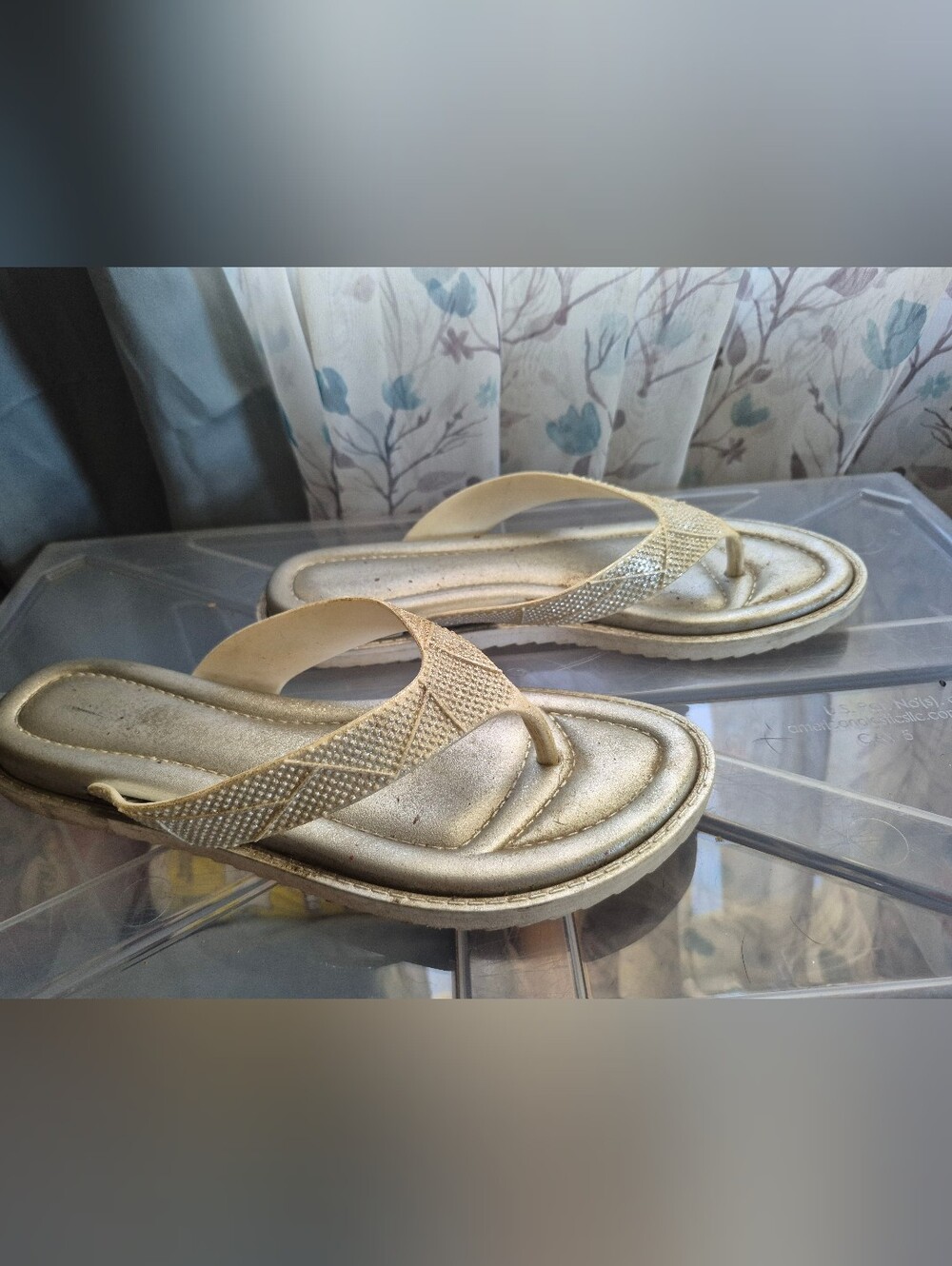 Women’s Metallic Silver Flip Flop Sandals - Picture 2 of 4